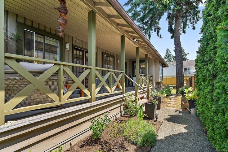 110 Jedburgh Pl - VR View Royal Single Family Residence for Sale, 5 Bedrooms (1025305)