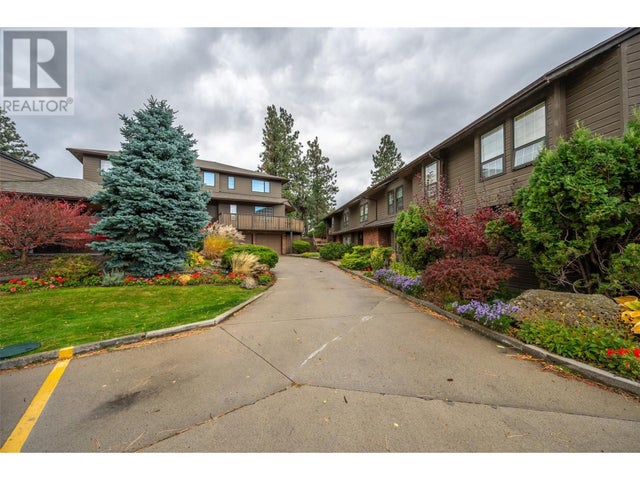 144 SUMAC RIDGE Drive Unit# 11 - Summerland Row / Townhouse for sale, 3 Bedrooms (10326150)