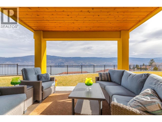 14611 Downton Avenue Unit# 102 - Summerland Row / Townhouse for Sale, 3 Bedrooms (10358401)