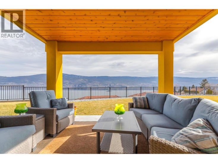 14611 Downton Avenue Unit# 102 - Summerland Row / Townhouse for Sale, 3 Bedrooms (10358401)