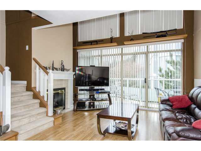 404 48 Richmond Street - Fraserview NW Apartment/Condo, 1 Bedroom (V1054574)