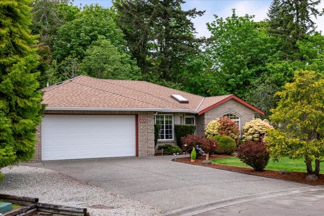 600 Hickory Pl - PQ Qualicum Beach Single Family Residence for Sale, 3 Bedrooms (997974)