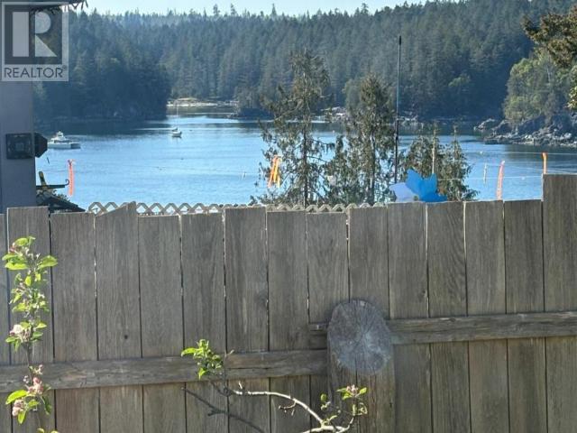1990 WATERMAN AVE - Texada Island House for Sale, 3 Bedrooms (18948)
