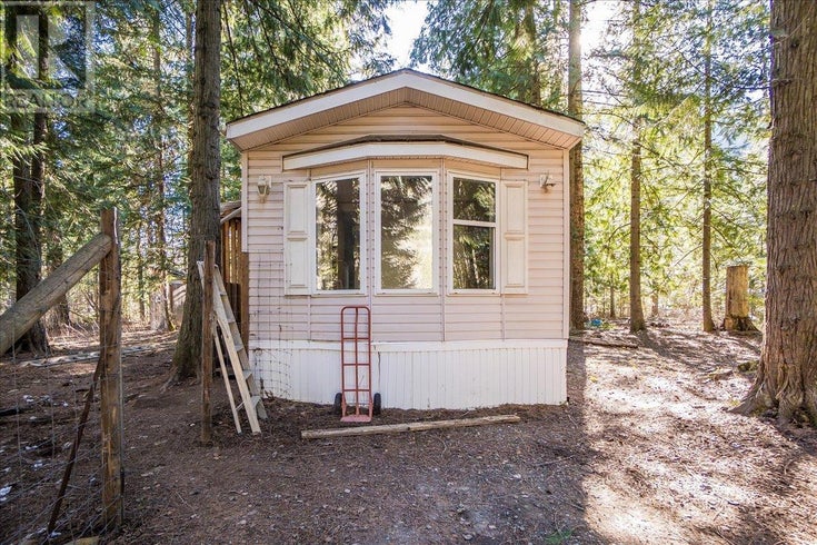 8751 Highway 6 - Salmo Manufactured Home for Sale, 3 Bedrooms (10344237)