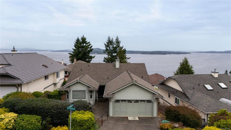3635 Arbutus Dr N - ML Cobble Hill Single Family Residence for Sale, 3 Bedrooms (1003694)