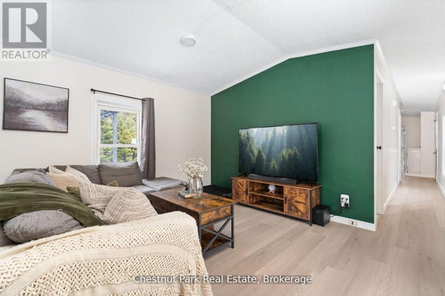 40 - 21 MOUNT VERNON TRAIL W - Huntsville (chaffey) Other for Sale, 3 Bedrooms (X12292351)