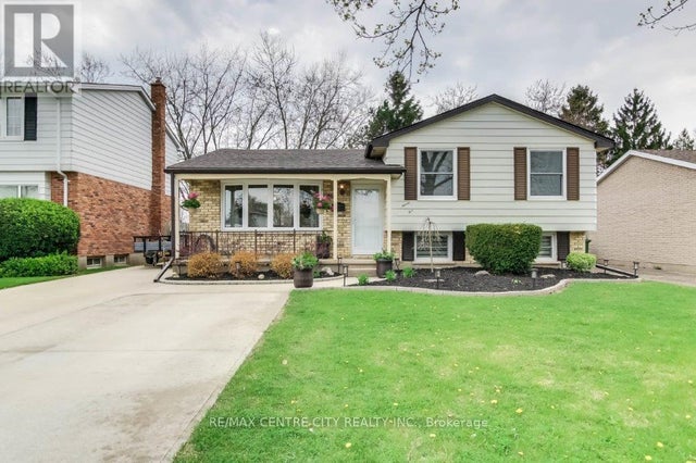 95 LAWRENCE AVENUE - St Thomas House for Sale, 3 Bedrooms (X12112249)