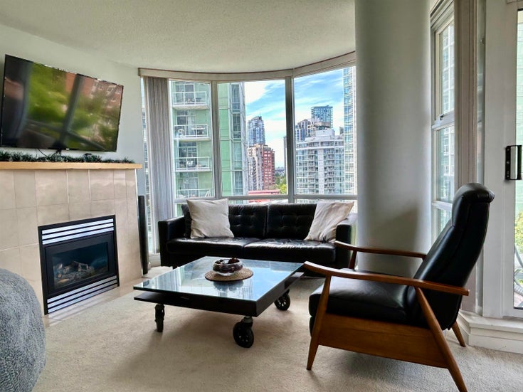 1106 1077 MARINASIDE CRESCENT - Yaletown Apartment/Condo for sale, 2 Bedrooms (R2890864)