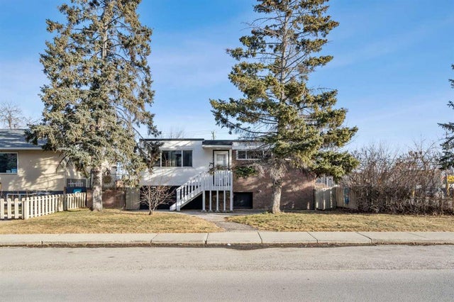 1628 38 Street SW - Rosscarrock Multi Family for Sale(A2195698)