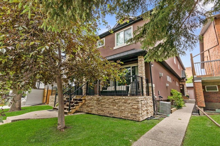 2, 1925 36 Street SW - Killarney/Glengarry Row/Townhouse, 3 Bedrooms (A1234777)