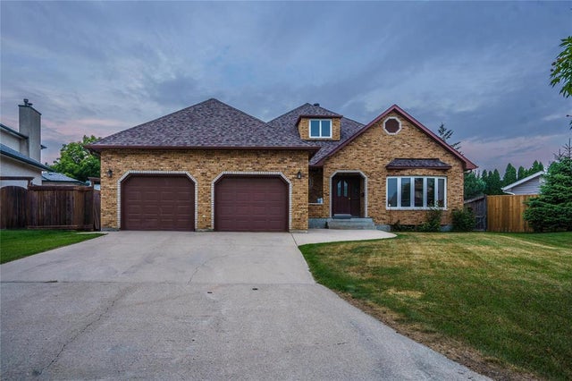 22 Chippenham Court - Winnipeg House for Sale, 6 Bedrooms (202518609)