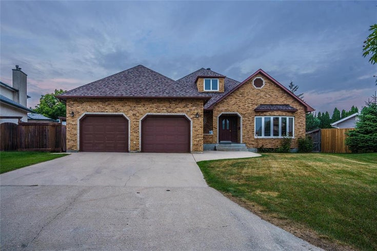 22 Chippenham Court - Winnipeg House for Sale, 6 Bedrooms (202518609)