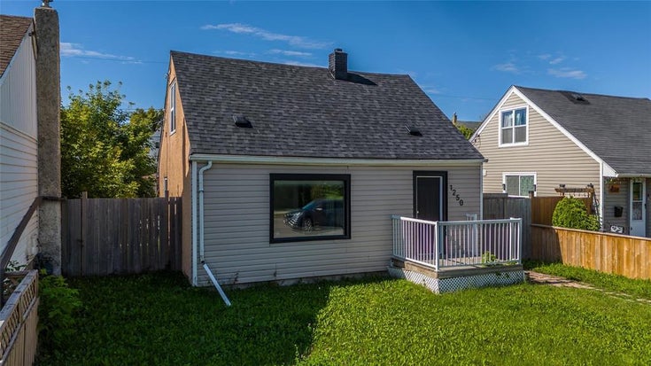 1250 Logan Avenue - Winnipeg House for Sale, 3 Bedrooms (202520946)