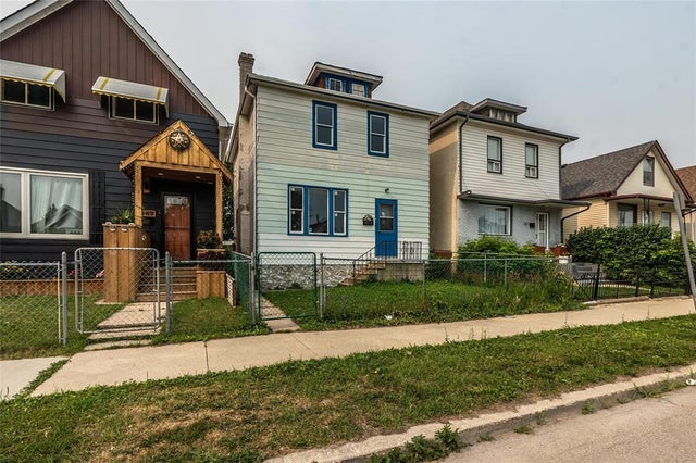 1464 Alexander Avenue - Winnipeg House for Sale, 3 Bedrooms (202525707)