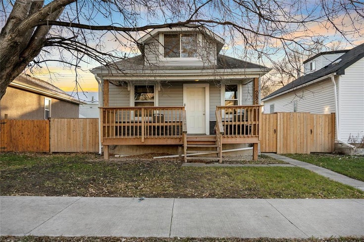 282 Larsen Avenue - Winnipeg House for Sale, 3 Bedrooms (202528138)
