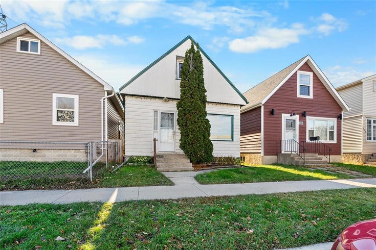 210 Dearborn Avenue - Winnipeg House for Sale, 2 Bedrooms (202528873)