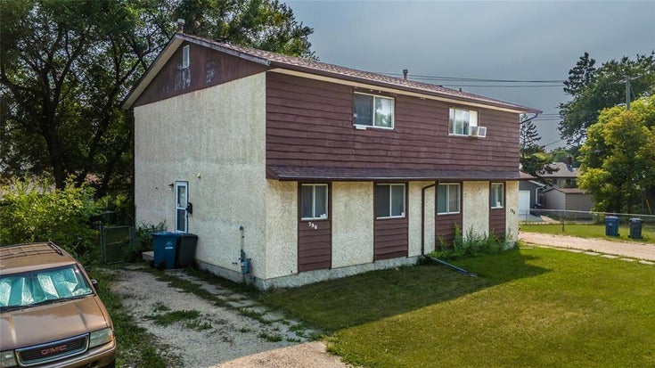 794 Chalmers Avenue - Winnipeg Duplex for Sale, 6 Bedrooms (202529399)