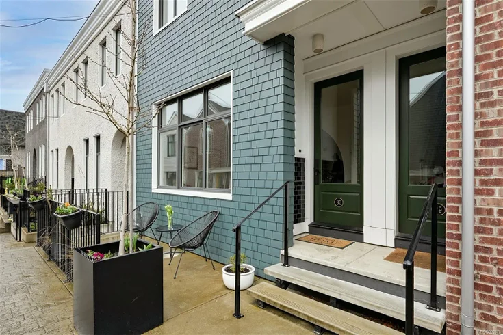230 Wilson St #30, Victoria, BC V9A3G2 - Islands Other Townhouse, 3 Bedrooms (993070)