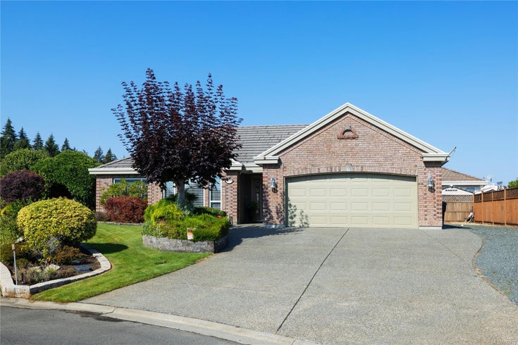 820 Hampton Pl - PQ Qualicum Beach Single Family Residence, 3 Bedrooms (972973)