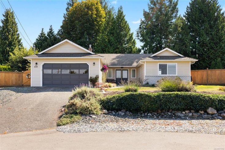 830 Redonda Pl - PQ Qualicum Beach Single Family Residence for sale, 3 Bedrooms (975555)