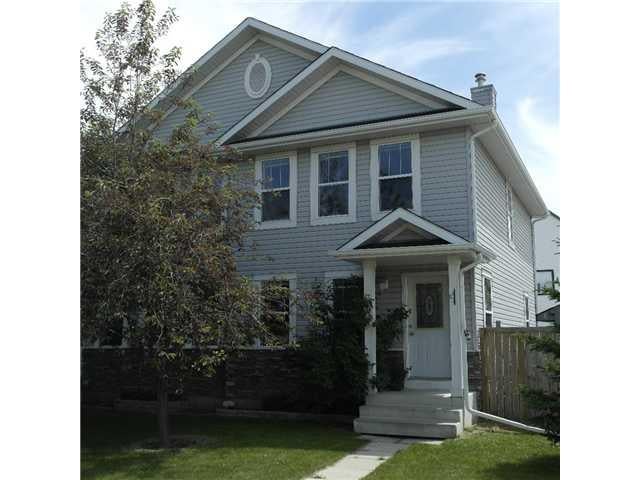 39 Bridlewood Avenue Sw - Bridlewood Semi Detached (Half Duplex), 3 Bedrooms (C3625010)