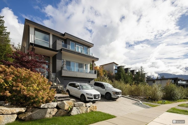 24 - 3385 Mamquam Road - University Highlands Single Family Residence for Sale, 6 Bedrooms (R3063054)