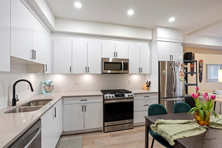 213 - 37808 Third Avenue - Downtown SQ Townhouse for Sale, 3 Bedrooms (R3082627)