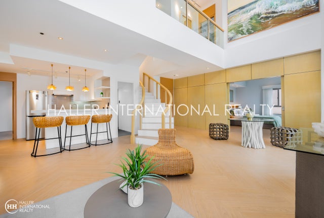 Surfers International Realty