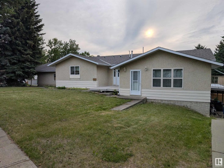 26 Louisbourg PL - Lacombe Park Detached Single Family for Sale, 5 Bedrooms (E4449684)