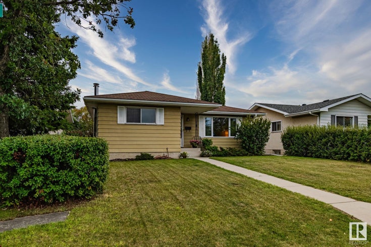 8715 40 AV NW - Tweddle Place Detached Single Family, 4 Bedrooms (E4406281)