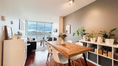 604 160 Wilson St - VW Victoria West Condo Apartment for sale, 2 Bedrooms (927560)