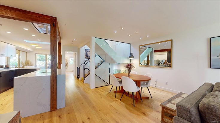 4 - 33 Songhees Rd - VW Songhees Townhouse for Sale, 3 Bedrooms (996253)