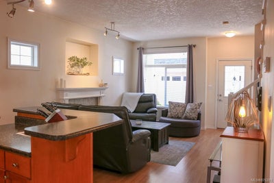 103 - 2600 Peatt Rd - La Langford Proper Townhouse, 3 Bedrooms (876391)