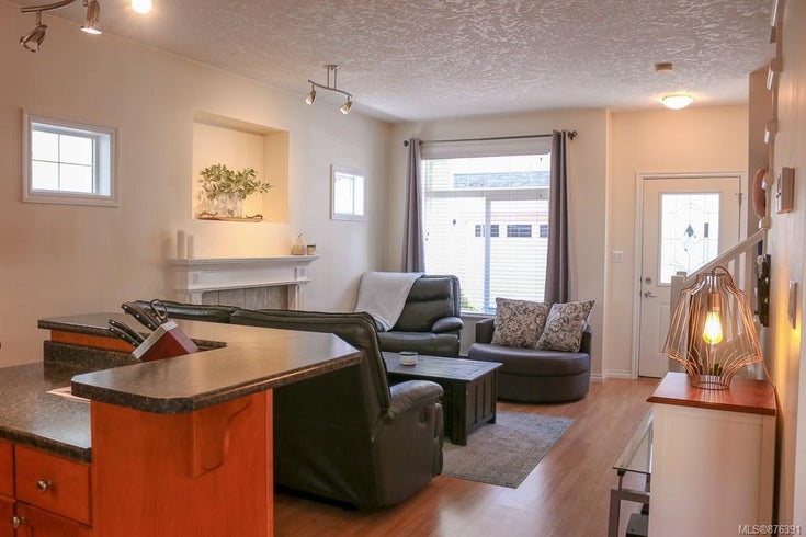 103 - 2600 Peatt Rd - La Langford Proper Row/Townhouse for sale, 3 Bedrooms (876391)