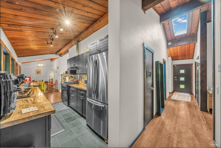 3929 SUNSET BOULEVARD - Edgemont Single Family Residence, 3 Bedrooms (R2854974)