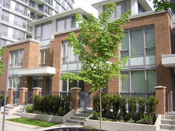 950 Beatty Street - Yaletown Townhouse, 2 Bedrooms (V589917)