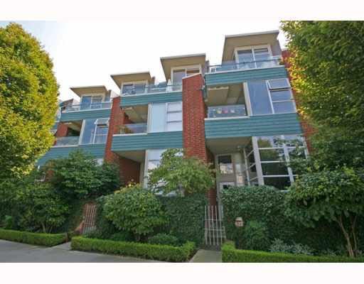 215 638 W 7th Avenue - Fairview VW Apartment/Condo, 1 Bedroom (V780607)