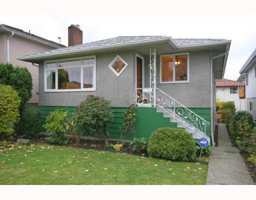 6979 Gladstone Street - Killarney VE House/Single Family, 4 Bedrooms (V798096)