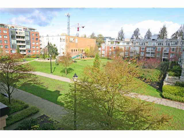 363 2175 Salal Drive - Kitsilano Apartment/Condo, 3 Bedrooms (V832519)