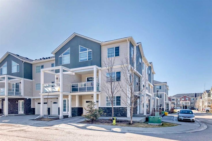 625 Redstone View NE - Redstone Row/Townhouse for Sale, 4 Bedrooms (A2214761)