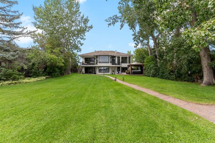 732 West Chestermere Drive  - CHWCD Detached for Sale, 2 Bedrooms (A2250604)