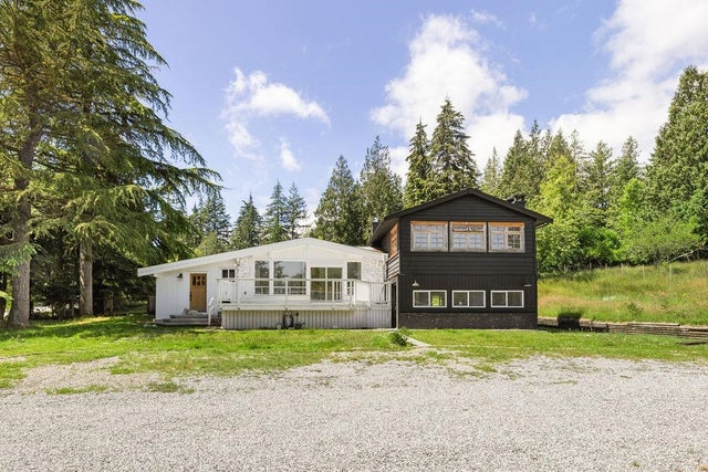 1191 NORTH ROAD - Gibsons & Area House with Acreage for sale, 5 Bedrooms (R2908288)
