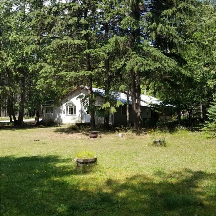 709 Shakespeare Road - Nakusp House, 3 Bedrooms (2439037)