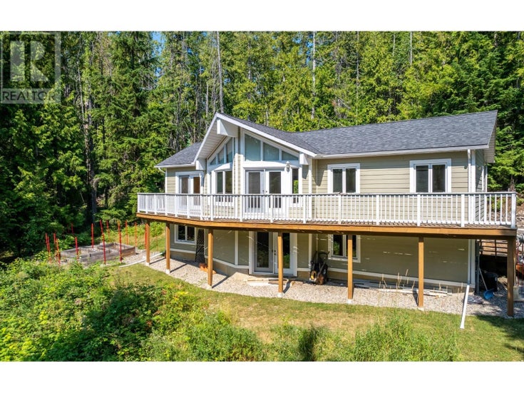 16242 SELKIRK Road - Crawford Bay House for Sale, 3 Bedrooms (2478706)