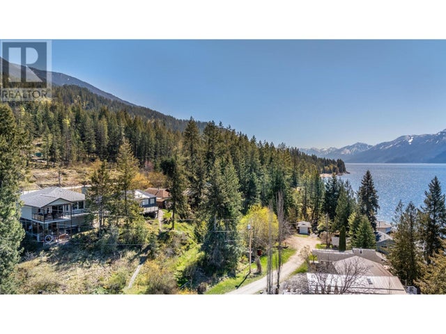 14533 SMITH Road - Gray Creek House for Sale, 4 Bedrooms (10342443)
