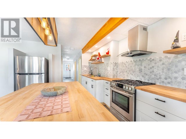 919 REGINA Street - Creston House for Sale, 3 Bedrooms (10352410)