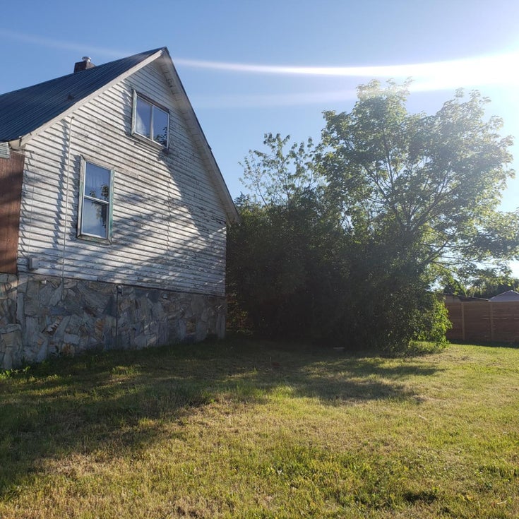 610 Devon Street - Creston Single Family, 3 Bedrooms (2459117)