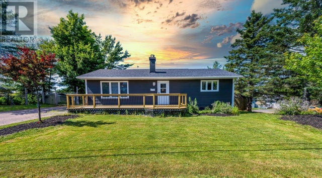 39 Centennial Drive - Truro House for Sale, 3 Bedrooms (202517066)