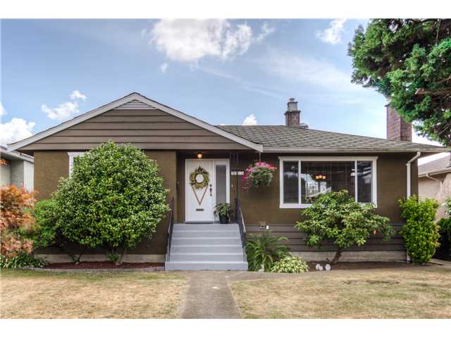 8418 11TH AV - East Burnaby House/Single Family, 5 Bedrooms (V1134737)