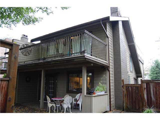 660 W Keith Road - Central Lonsdale 1/2 Duplex, 5 Bedrooms (V925412)